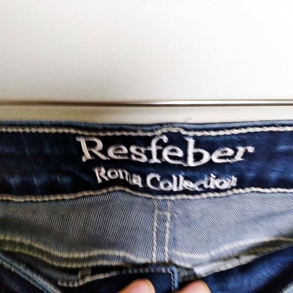 Resfeber Distressed Cuffed Medium Wash Capri Jeans Size 6 - Picture 6 of 7